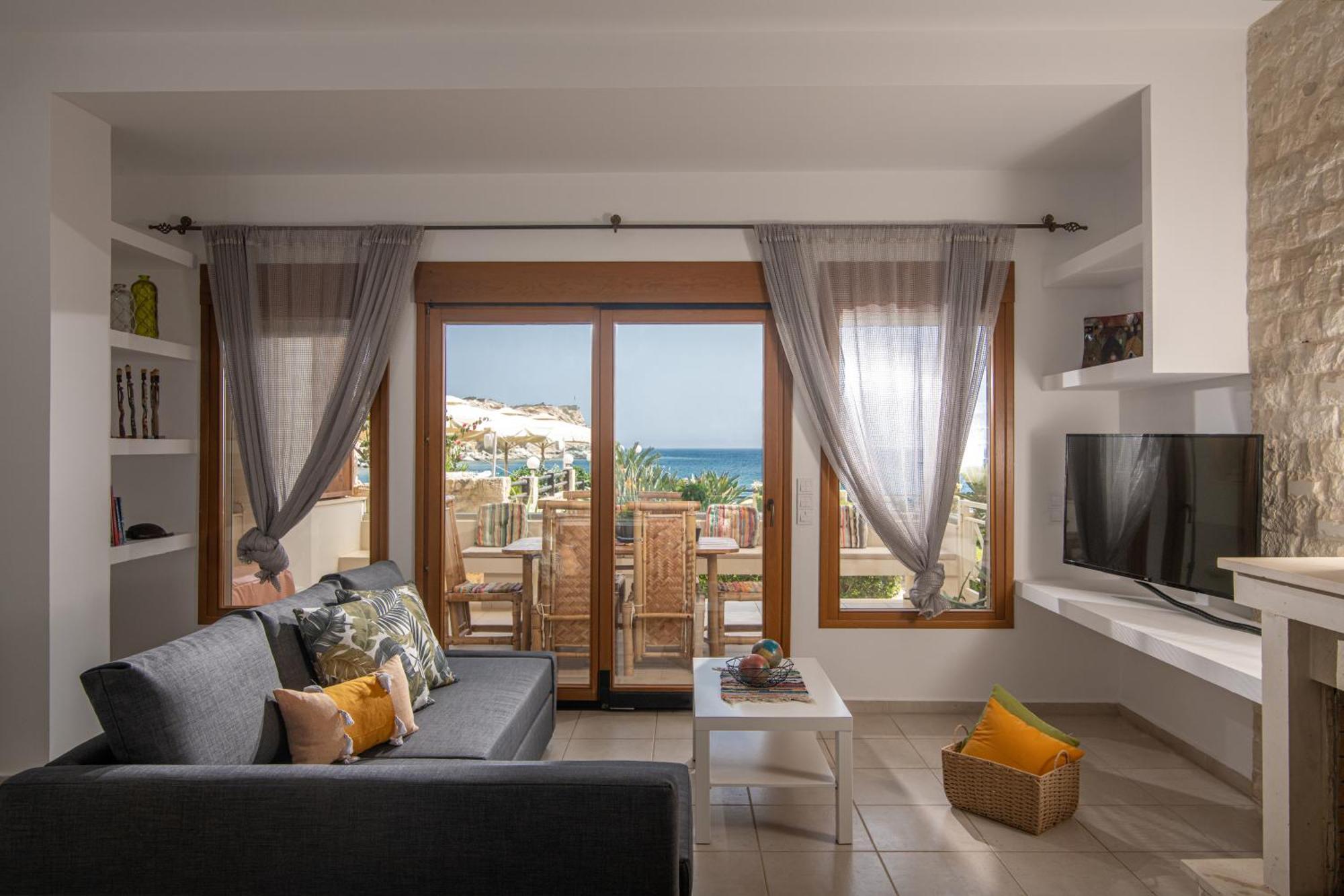 Beachfront Green Apt-Ligaria Beach エクステリア 写真
