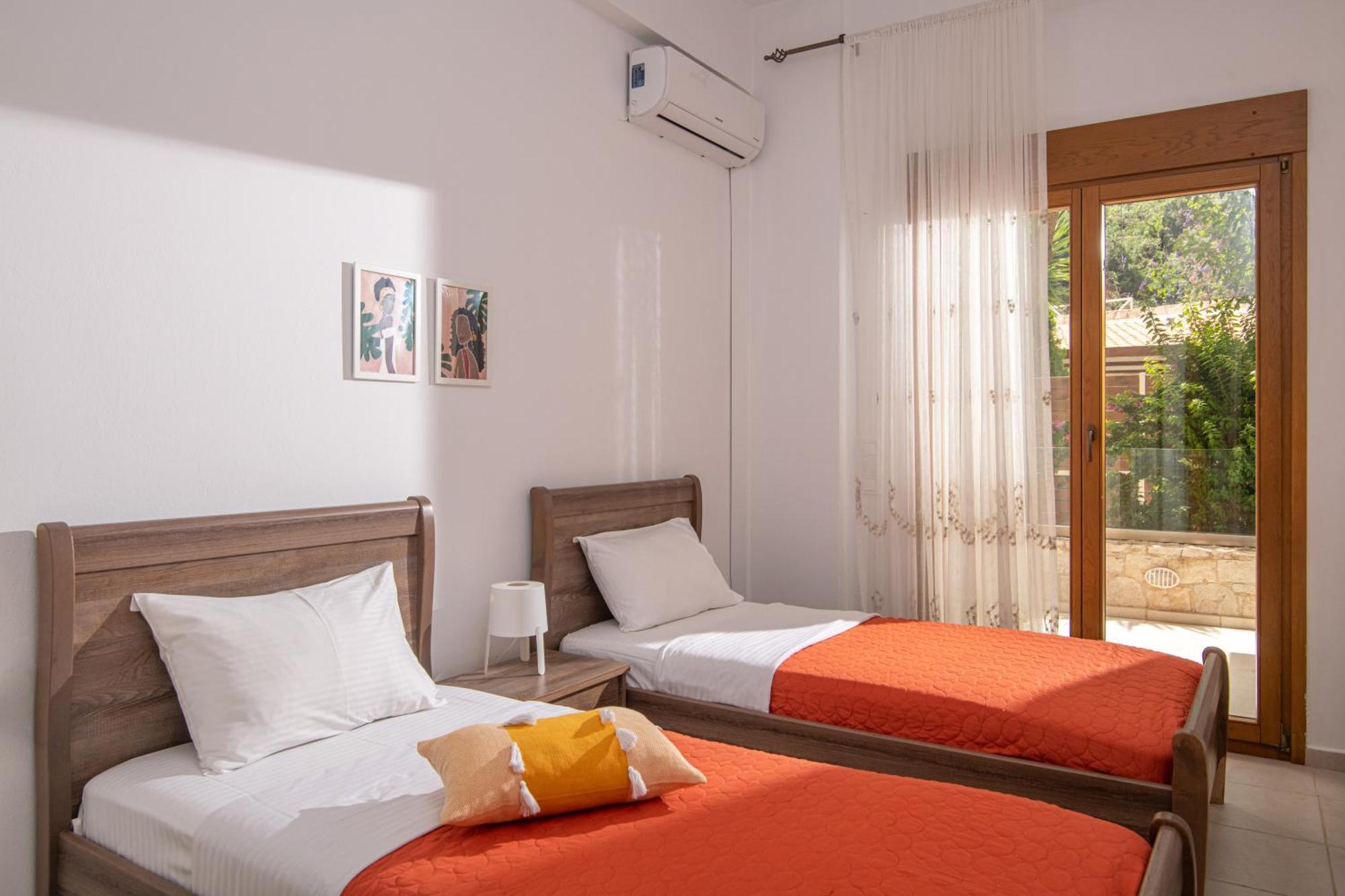 Beachfront Green Apt-Ligaria Beach エクステリア 写真